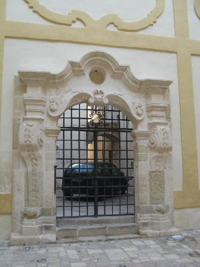 Atrio Palazzo Gallone - Portale Atrio Palazzo Gallone - Portale